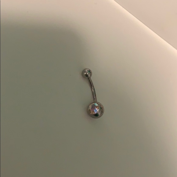 belly piercing - Picture 1 of 1